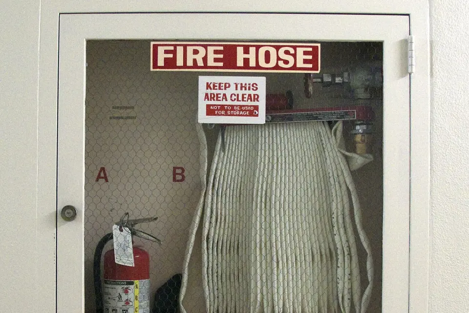 Armoire murale de robinet incendie armé